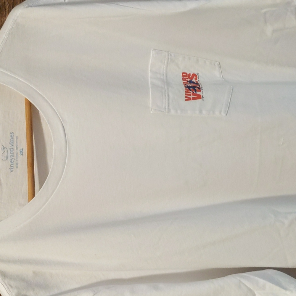 VINEYARD VINES TEE